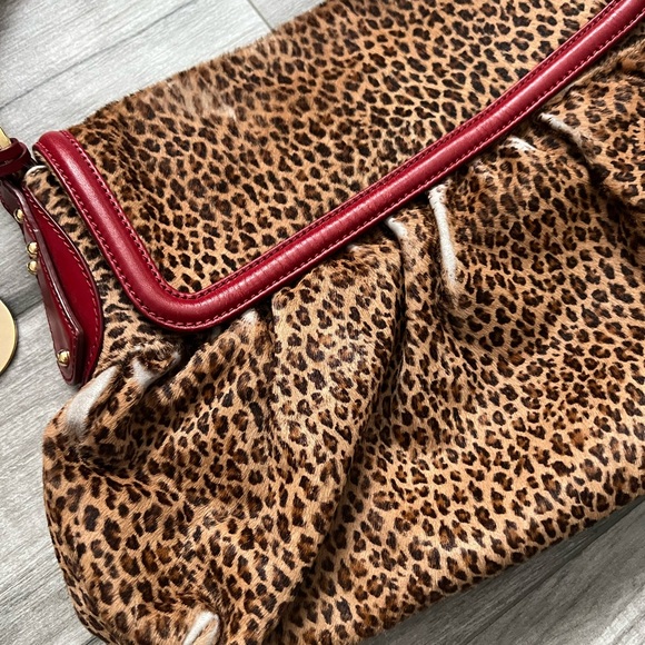 Authentic and Rare - Fendi Leopard Calfskin Red Leather Medium Shoulder Handbag - Picture 3 of 12